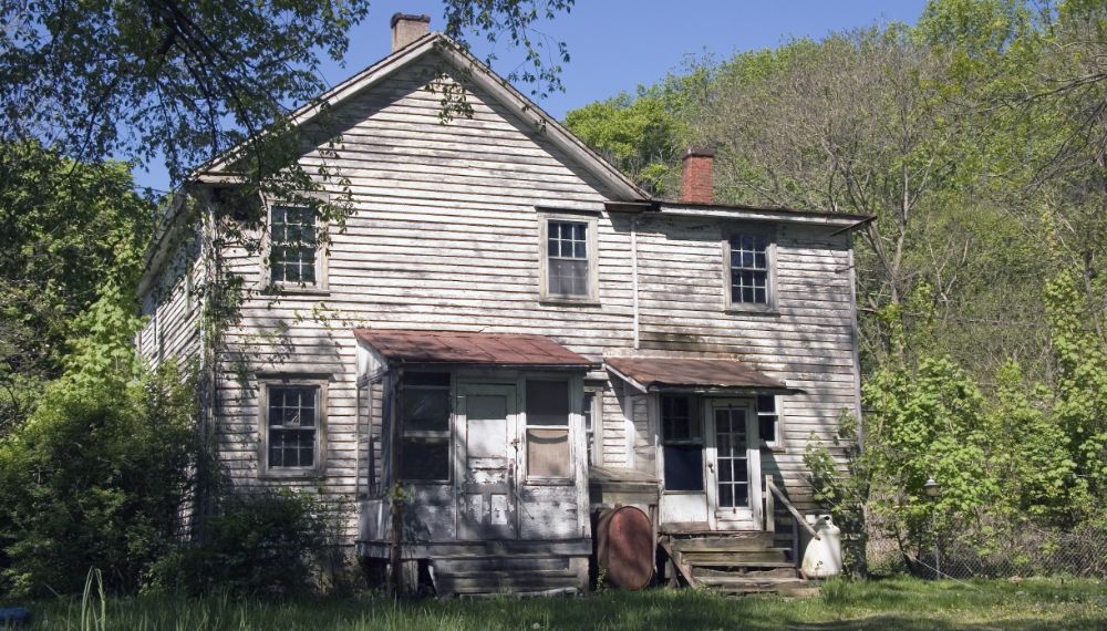 Is It a Good Idea to Buy a Fixer-Upper Home?